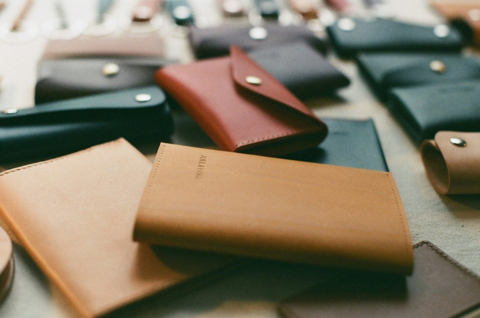 The Ultimate Guide to Travel-Friendly Wallets with Security Features