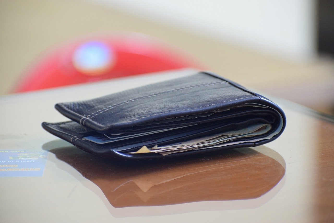 Finding the Perfect Travel-Friendly Wallet with Enhanced Security