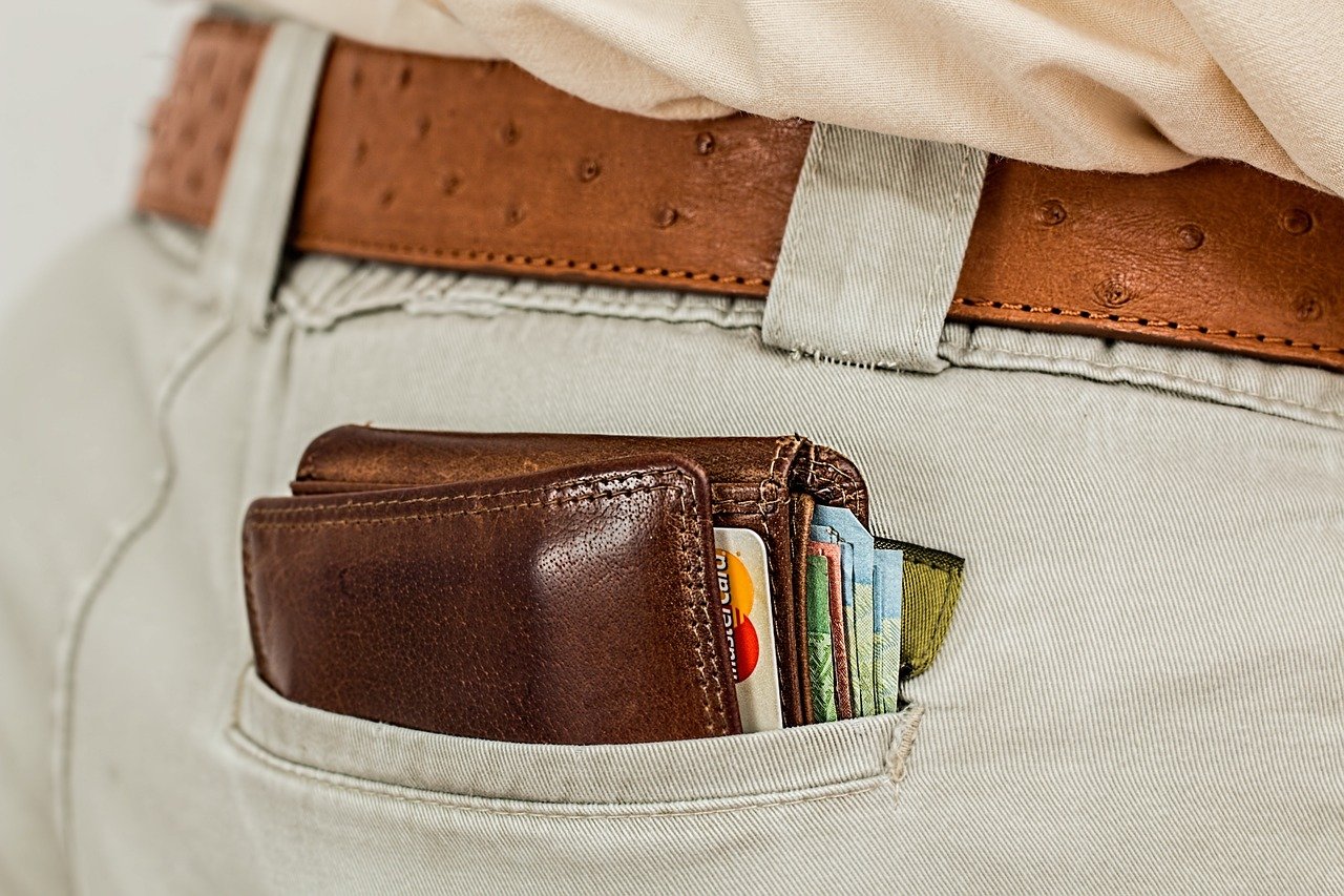 Finding the Perfect Travel-Friendly Wallet with Enhanced Security